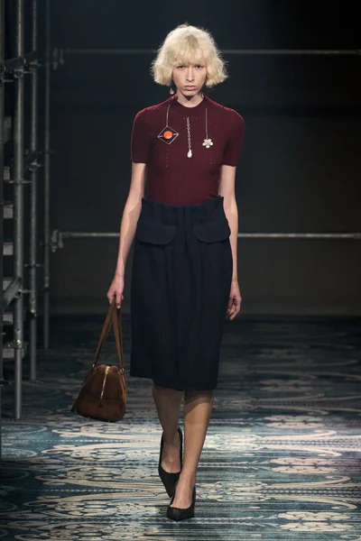 Look 17